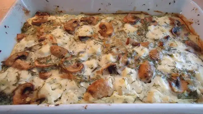 Pyszna zapiekanka brokułowa z pieczarkami, która zachwyci każdego