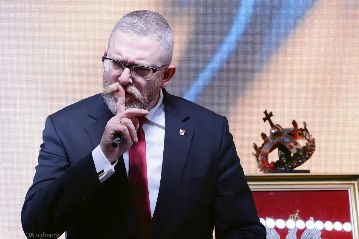 Filmy Grzegorza Brauna: Gdzie kupić legalnie? Formaty i źródła