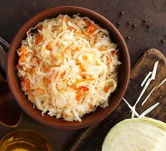 Ile soku z kiszonej kapusty pić dziennie dla zdrowia i witalności?