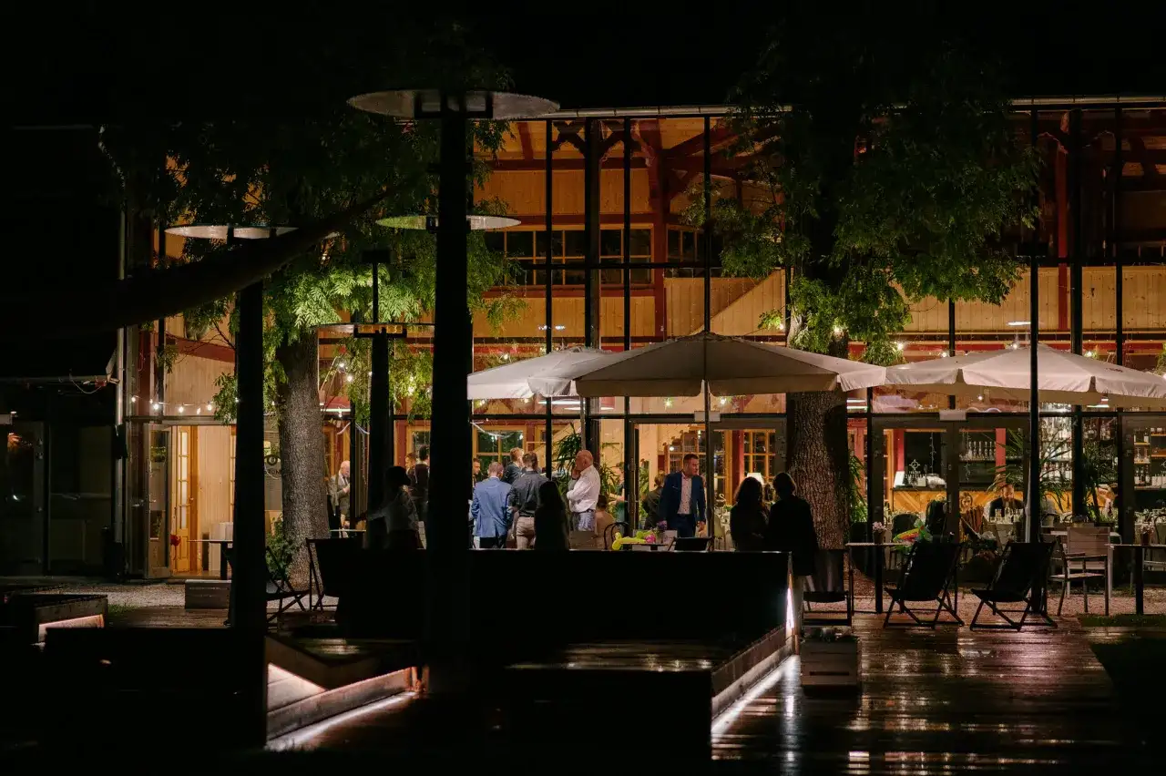 Projekt Strzelnica Kraków: Menu. Restauracja czy strzelnica?