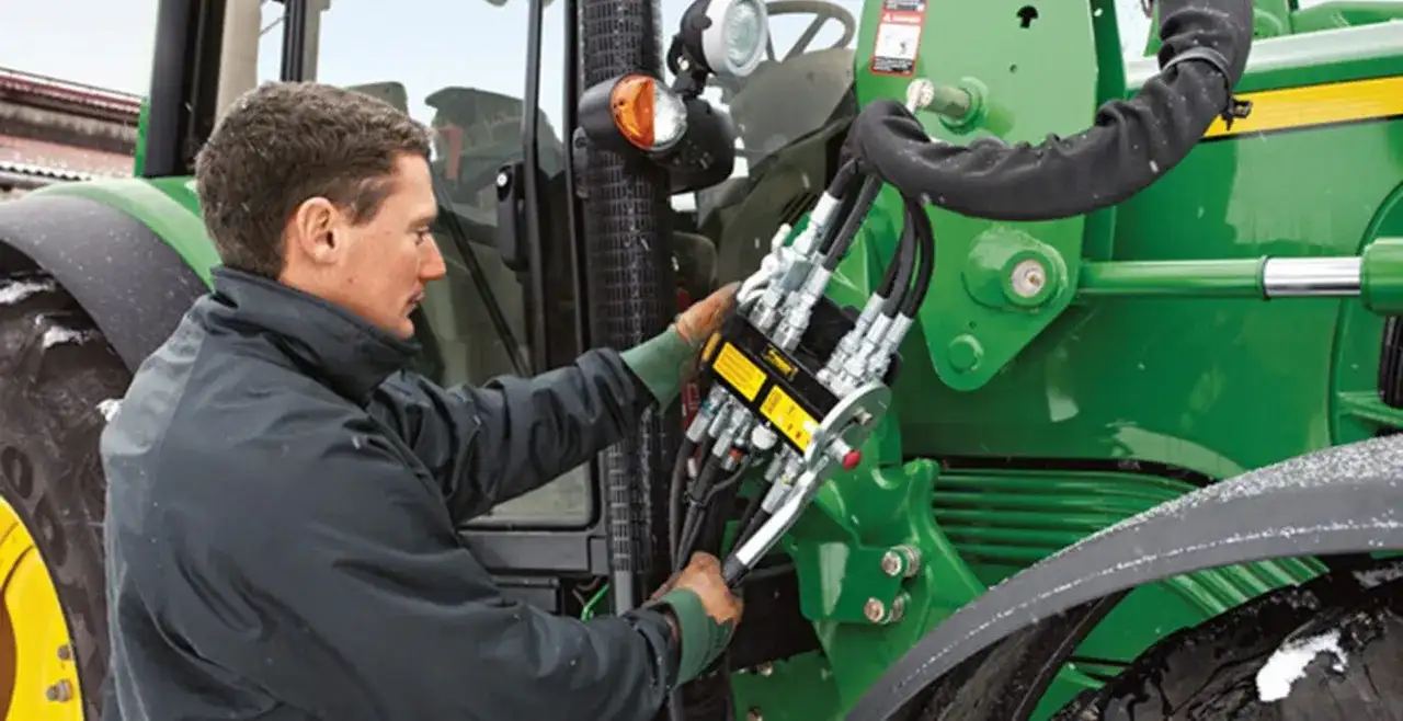 Co sprawdzają podczas badania technicznego ciągnika rolniczego?