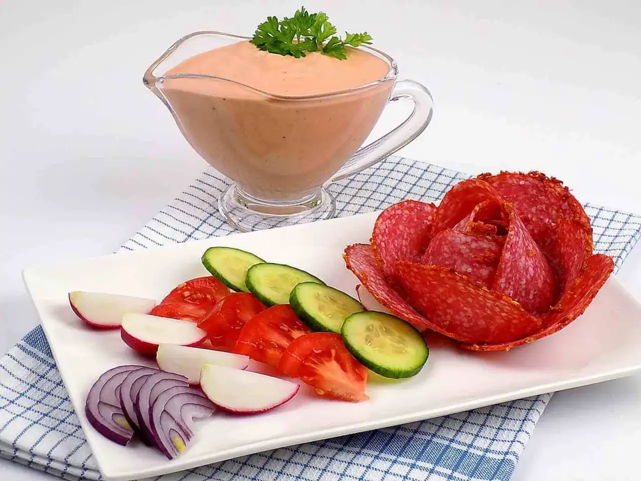 Kebab Kryspinów z jakim sosem - poznaj najlepsze połączenia smakowe