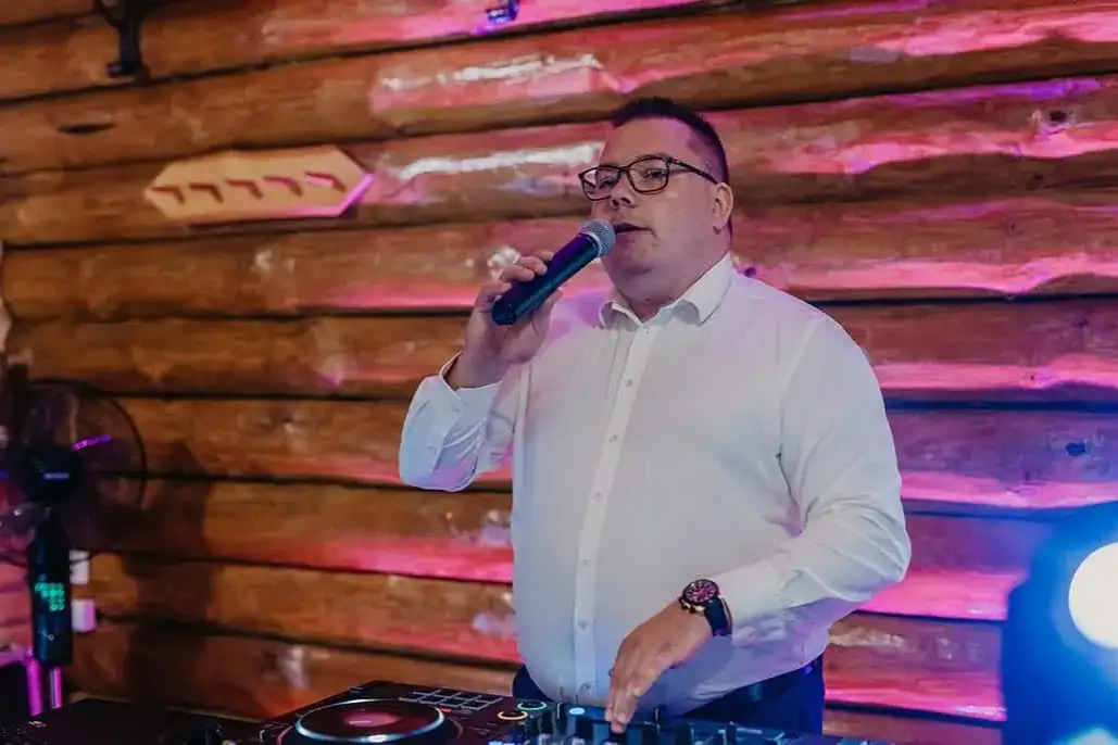Ile kosztuje DJ na imprezę? Ceny, które mogą Cię zaskoczyć