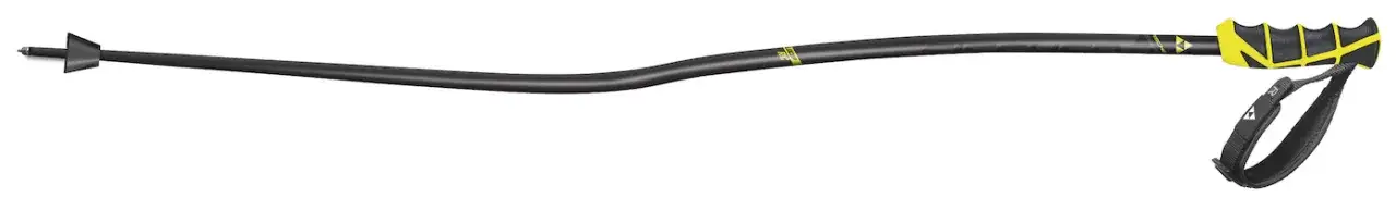 Jak dobrać długość kijów narciarskich do wzrostu i uniknąć błędów