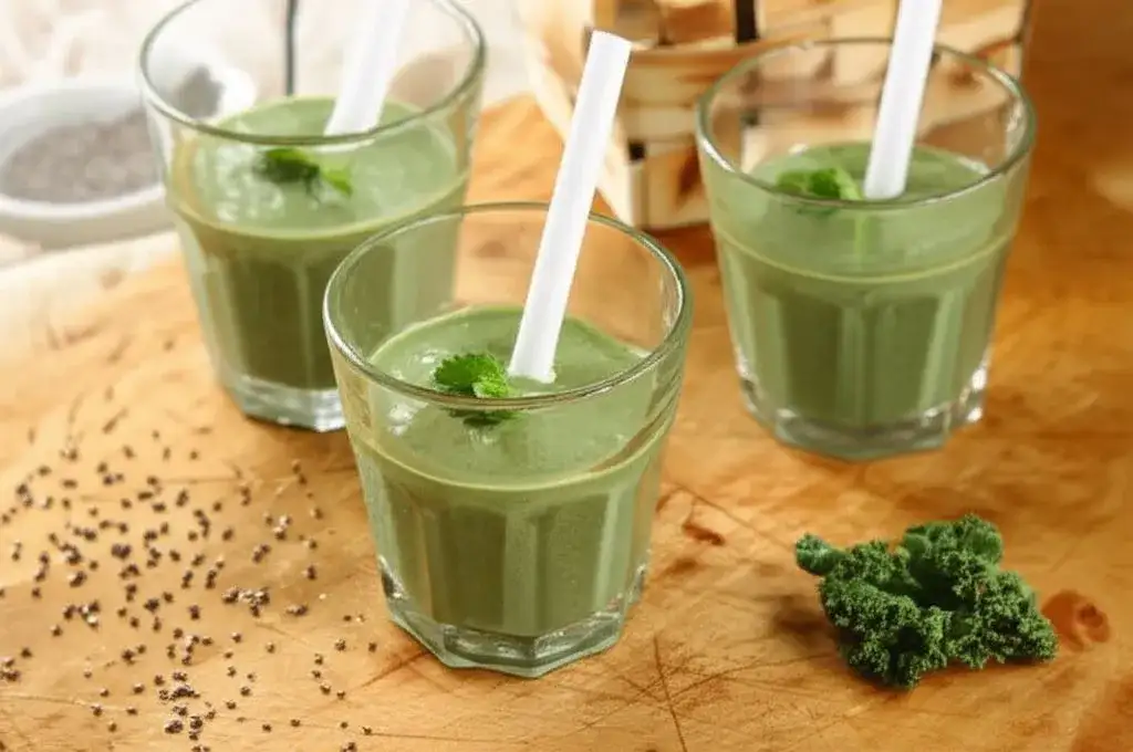 Idealny koktajl jarmuż, banan, jogurt: przepis i sekrety