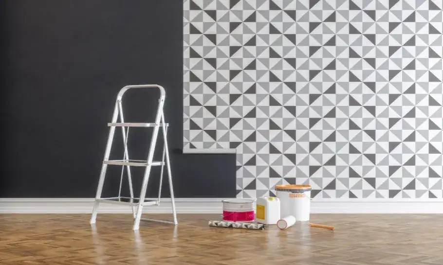 Jak wykończyć tapetę do połowy ściany, aby uniknąć błędów i kosztów