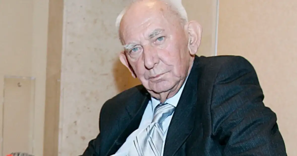 Gustaw Holoubek aktor: jego życie, osiągnięcia i niezapomniane role