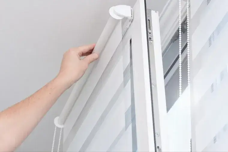 Samodzielny montaż rolety dzień i noc: przewodnik krok po kroku