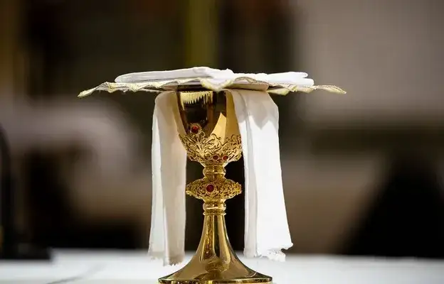 Czy msza w środę popielcową jest obowiązkowa? Prawda i zasady uczestnictwa