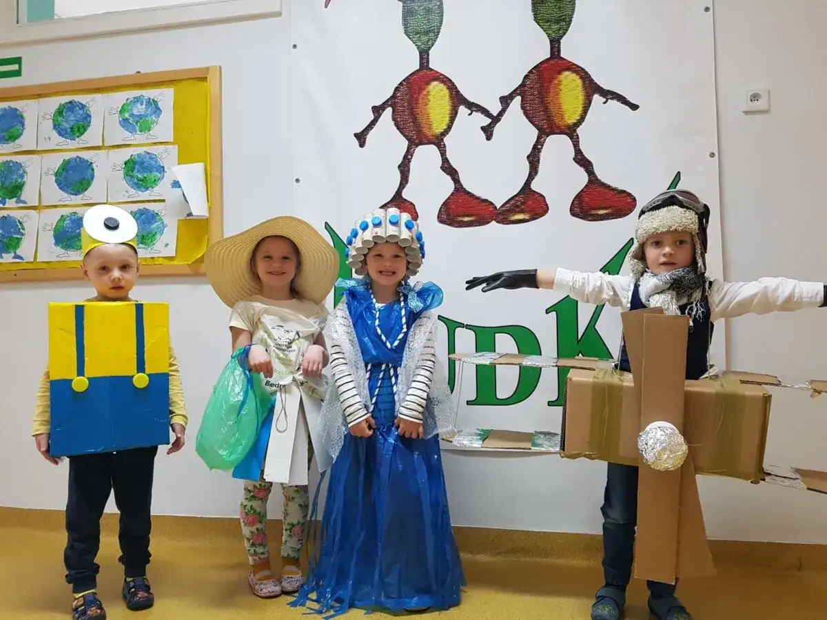 Pokaz mody z recyklingu: Gotowy przewodnik krok po kroku!