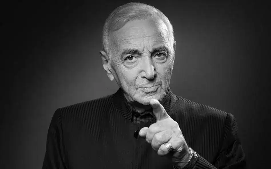 Charles Aznavour: Niezapomniana historia życia i muzyki legendy