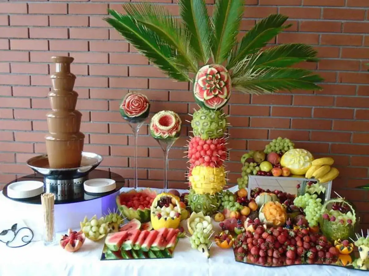 Ile kosztuje fontanna czekoladowa? Ceny wynajmu i zakupu ujawnione