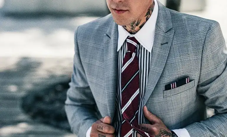 Jak dobrać idealny krawat do koszuli w paski - zasady i wskazówki 2024