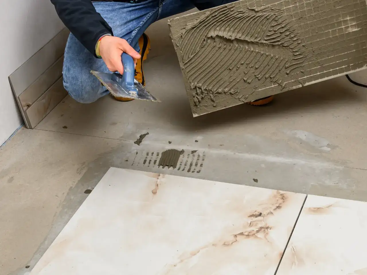 Układanie płytek 2026: Cennik, czynniki i jak nie przepłacić