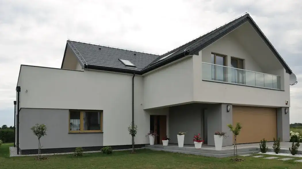 Z czego elewacja zewnętrzna? Kluczowe materiały i ich właściwości