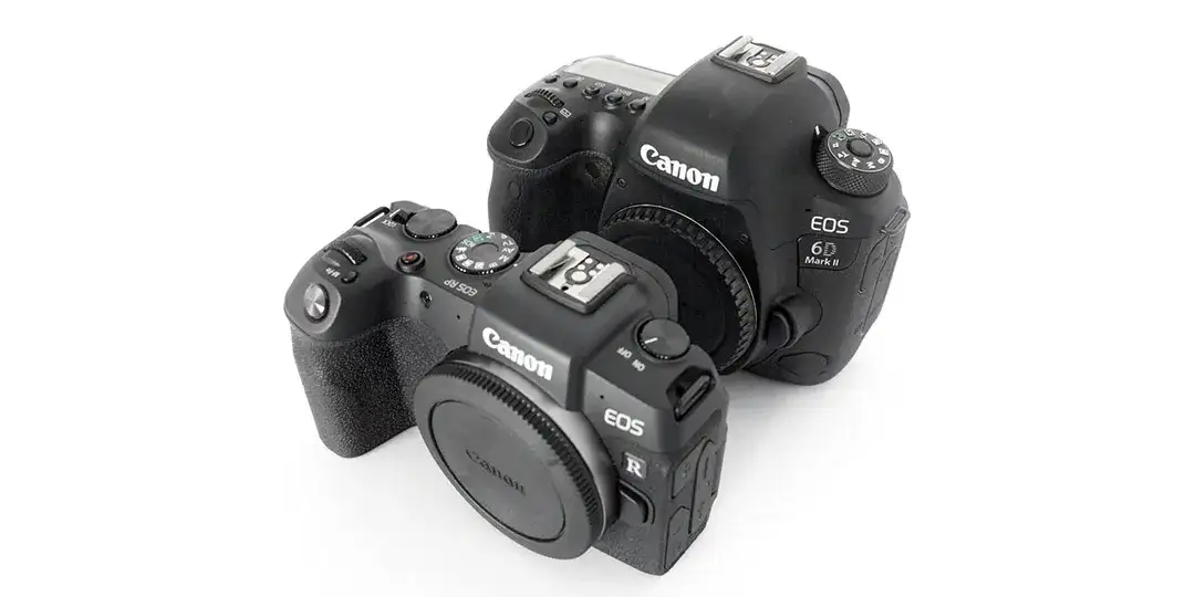 Lustrzanka czy bezlusterkowiec? Poradnik 2026 wybierz mądrze!