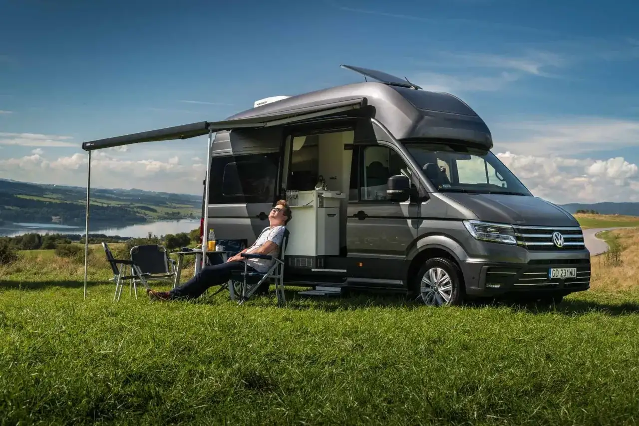 Kamper: Czy warto kupić? Koszty, zalety, wady i porównanie.