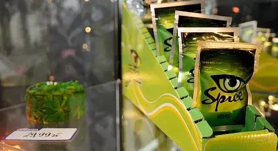 Sklepy kolekcjonerskie: legalne nasiona vs dopalacze co musisz wiedzieć?