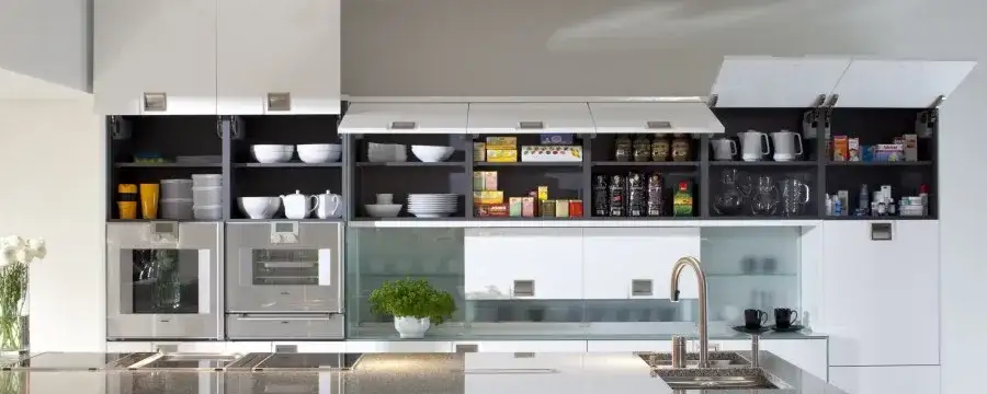 Organizacja kuchni: Jak trzymać wszystko, by mieć porządek?