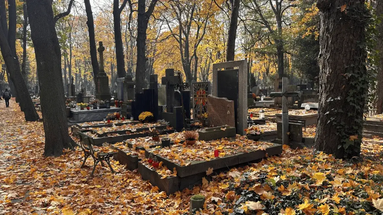 Polskie cmentarze: Muzea sztuki cmentarnej, które musisz odkryć
