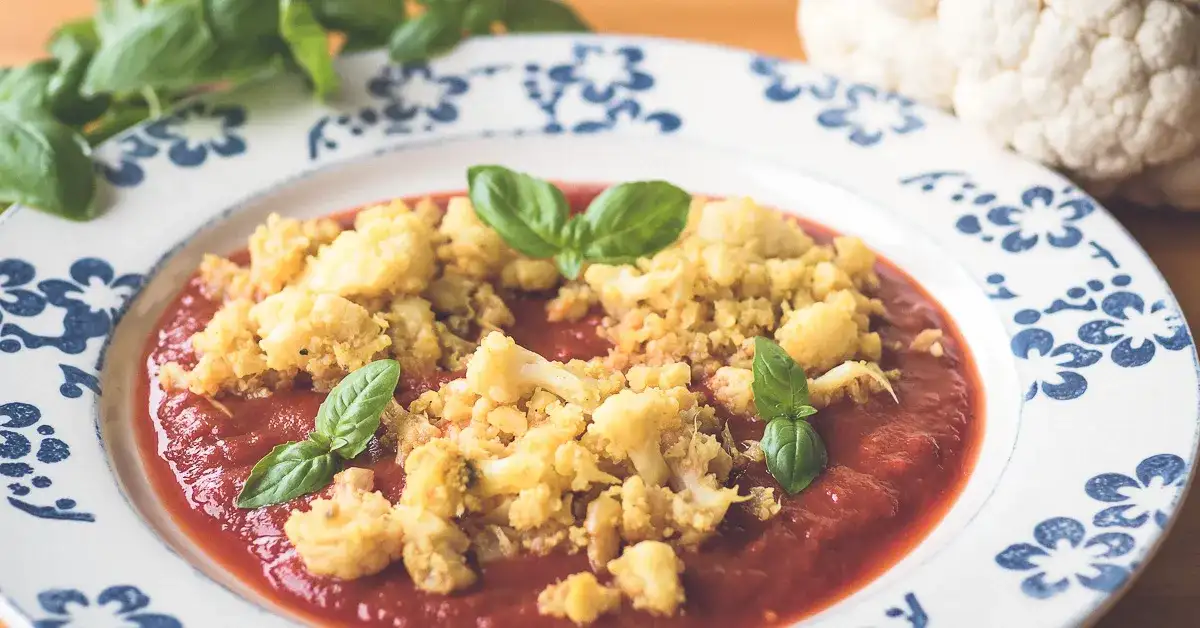 Przepis na szakszukę wege: 5 sekretów pysznego dania bez jajek
