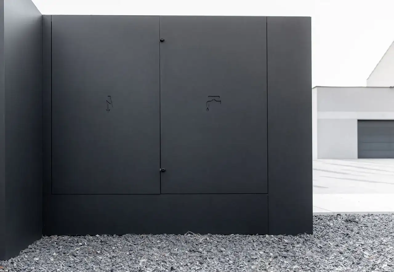 Jak zamaskować licznik gazu? Praktyczne sposoby na estetyczne ukrycie