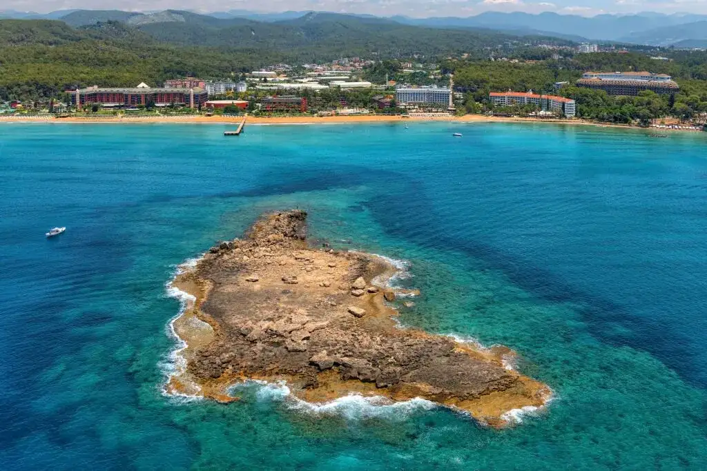 Alanya: Morze Śródziemne. Odkryj ciepłą wodę i rajskie plaże!