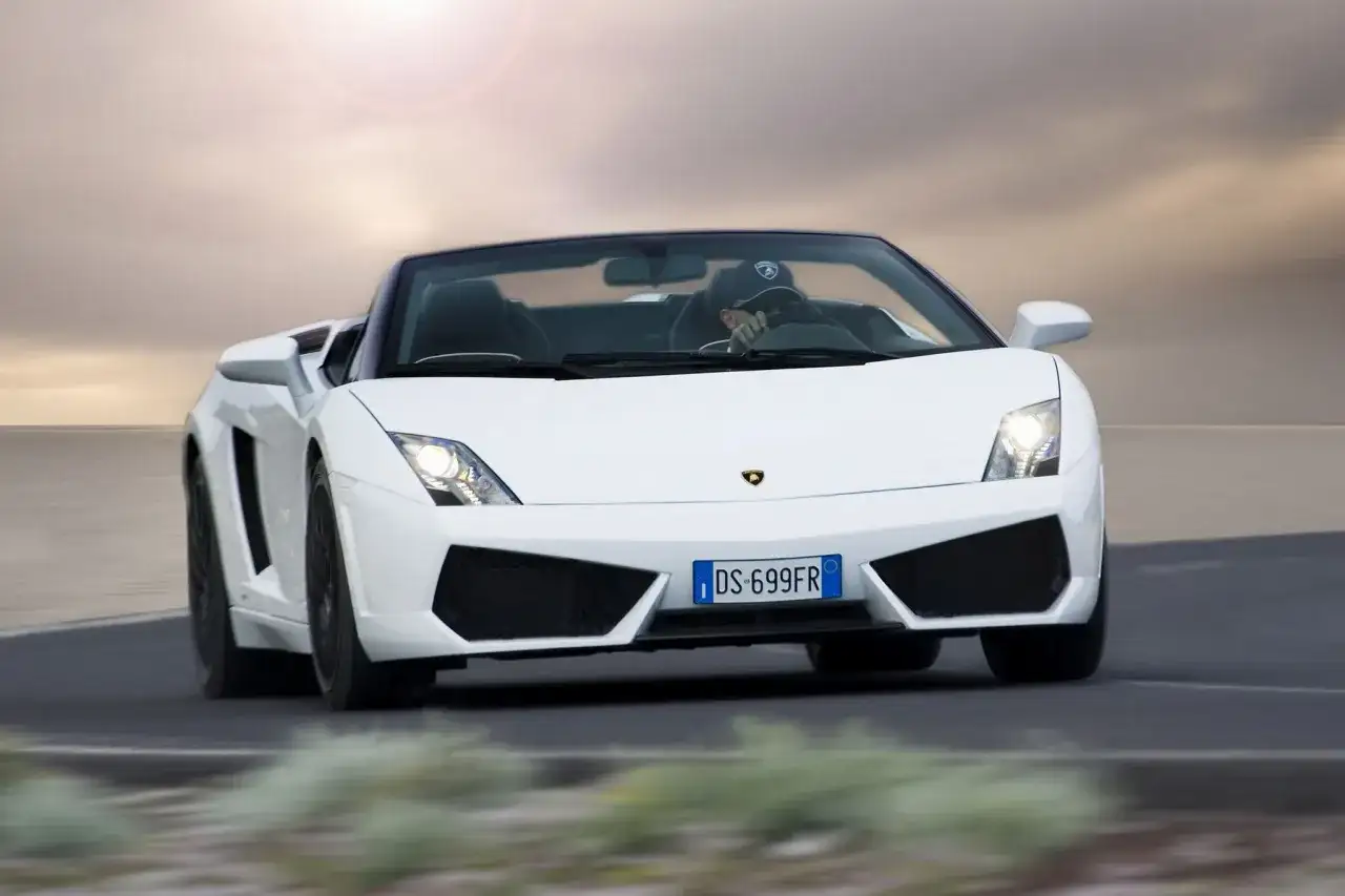 Ile kosztuje Lamborghini? Nowe, używane i ukryte wydatki.