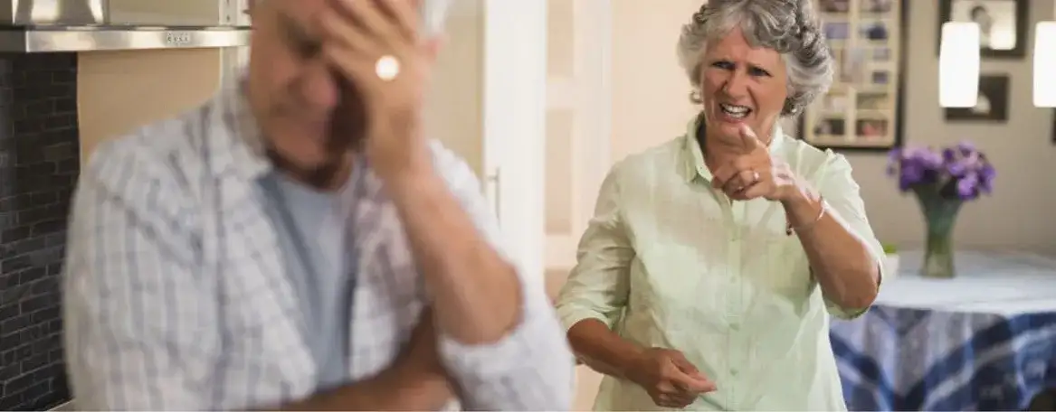 Dlaczego starsza osoba krzyczy w nocy? Poznaj przyczyny i rozwiązania