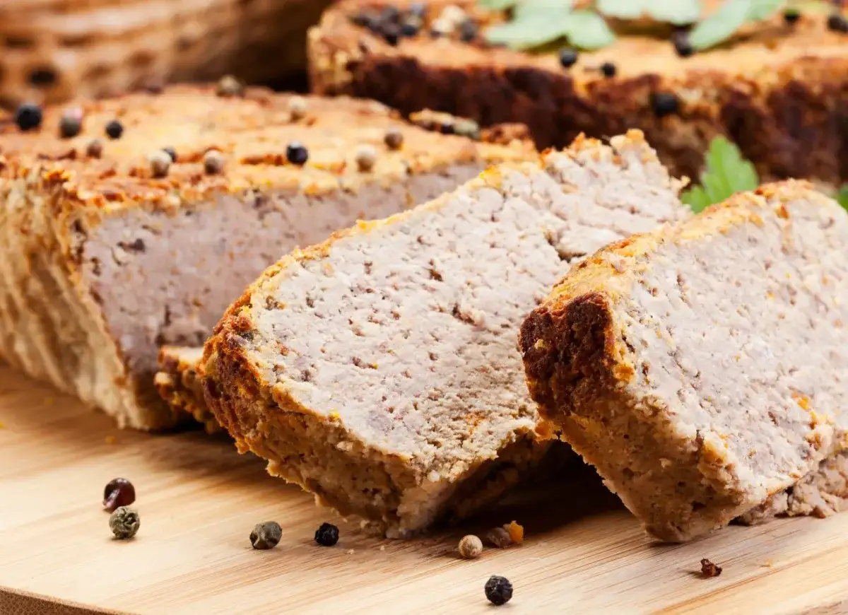 Ile piec pasztet wieprzowy, aby był soczysty i idealnie upieczony?