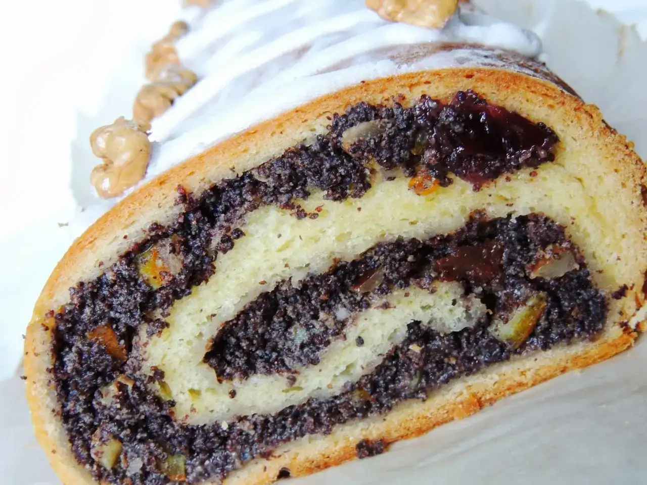 Makowiec z komendantem: Co oznacza i jak wpływa na relacje?