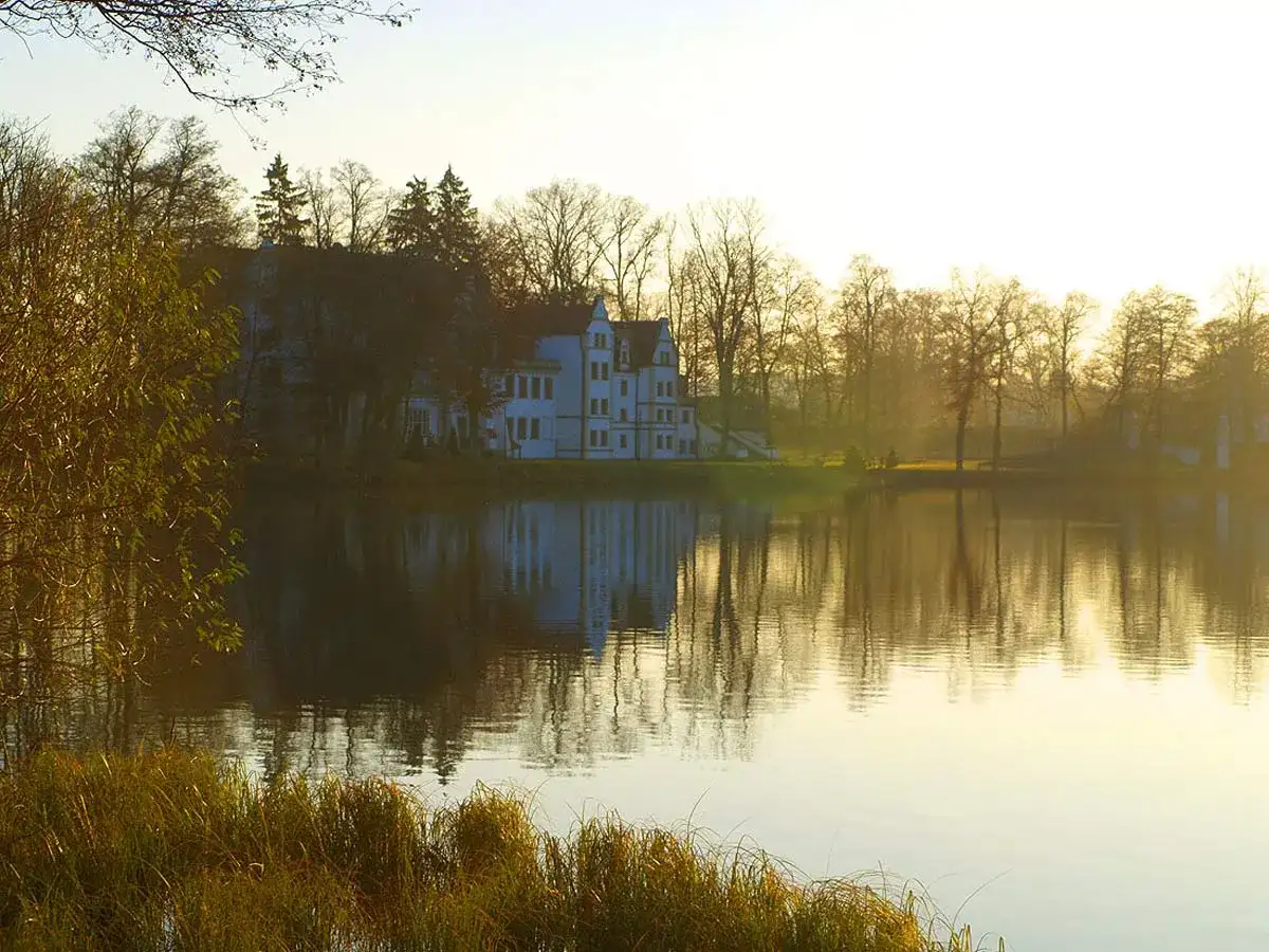 Zamek rycerski Podewils w Krągu: historia, atrakcje i tajemnice