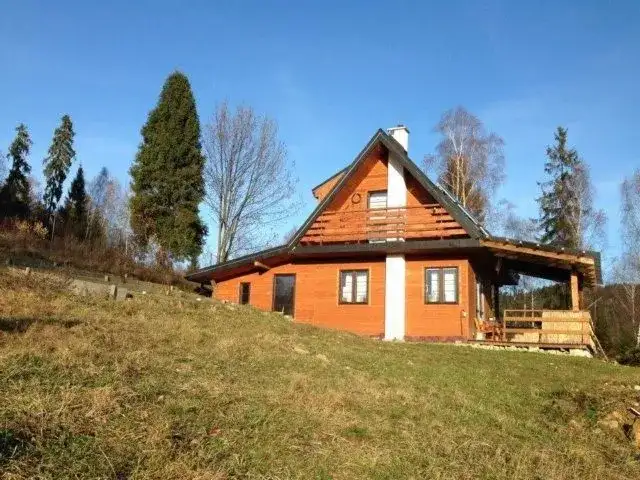 Bacówki Nowy Targ: Nocleg w Gorcach czy oscypek od bacy?