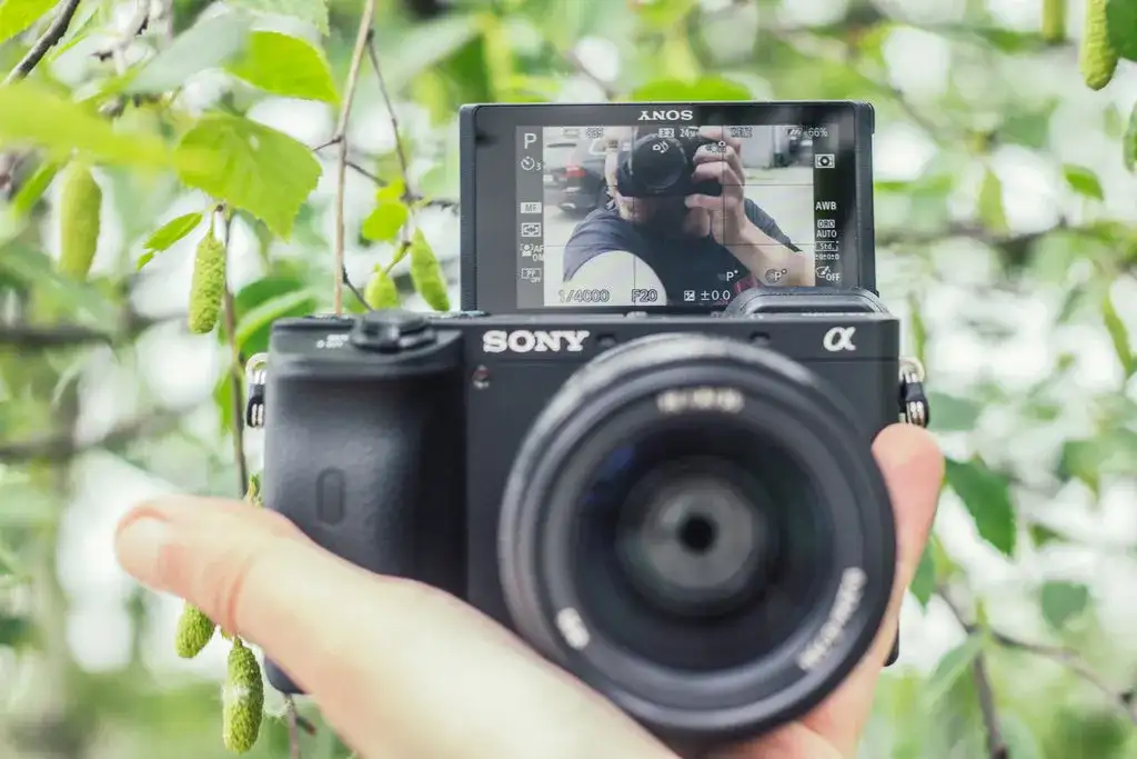 Aparat do vlogowania: Jaki wybrać? Ranking modeli i kluczowe cechy