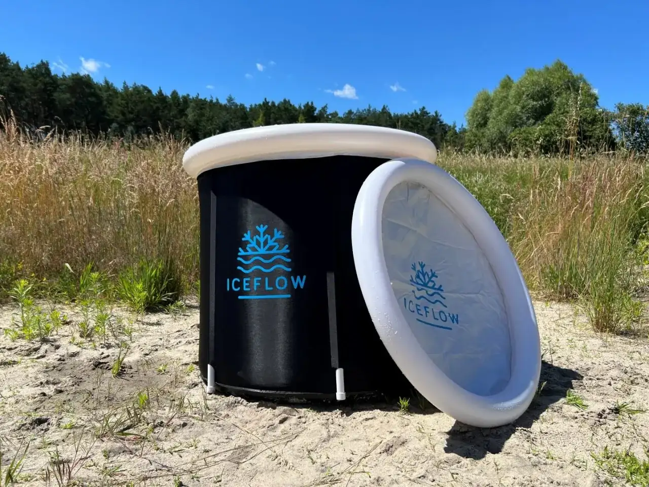 Przenośna wanna ICEFLOW, idealne akcesoria do morsowania na łonie natury. Gotowa na chłodne kąpiele!