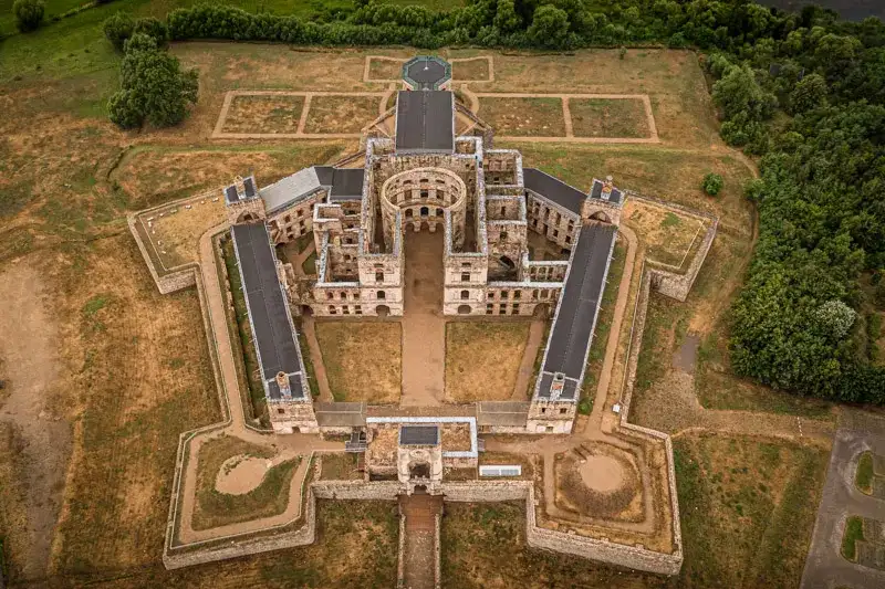 Świętokrzyskie: 5 zamków, które musisz zobaczyć w regionie