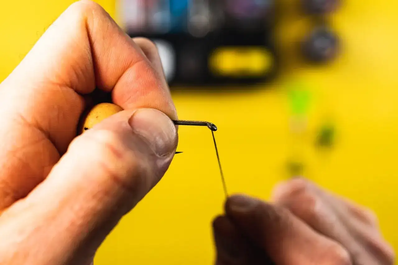 Perfekcyjny przypon włosowy? Wiąż węzeł bez węzła krok po kroku