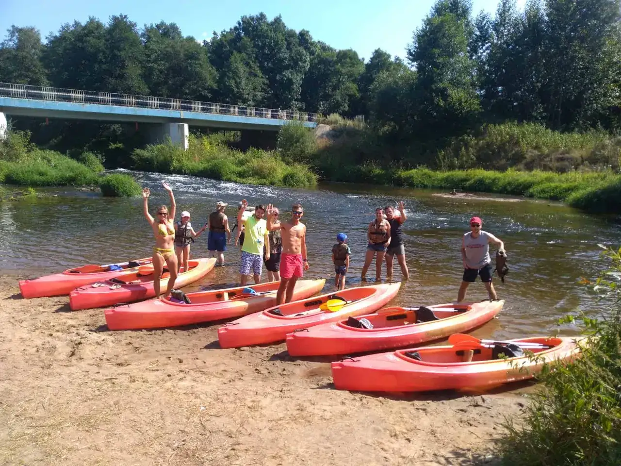 Spływy kajakowe Kielce: Trasy, ceny i organizacja Twój przewodnik