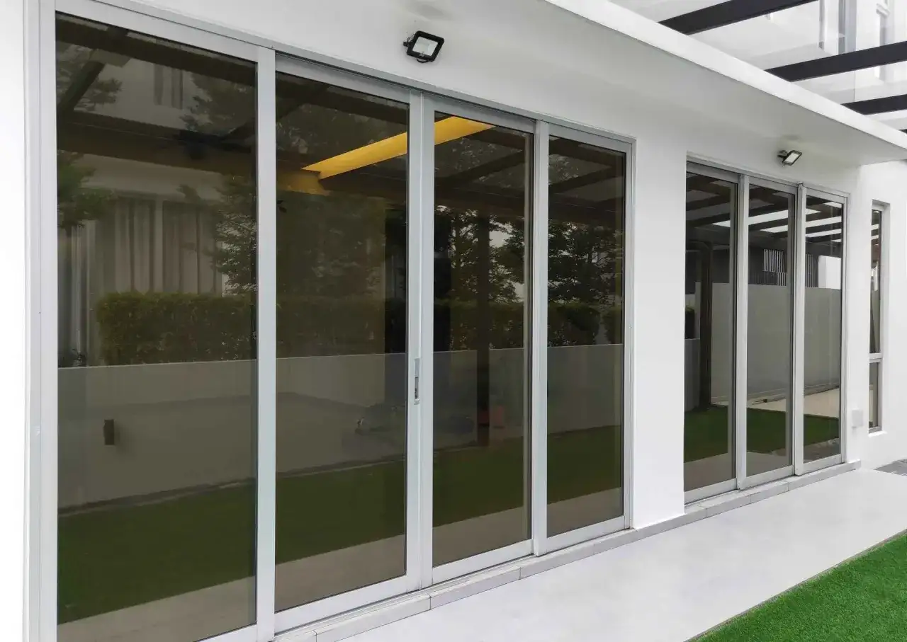 Czy można odliczyć od podatku wymianę okien w bloku? Sprawdź zasady