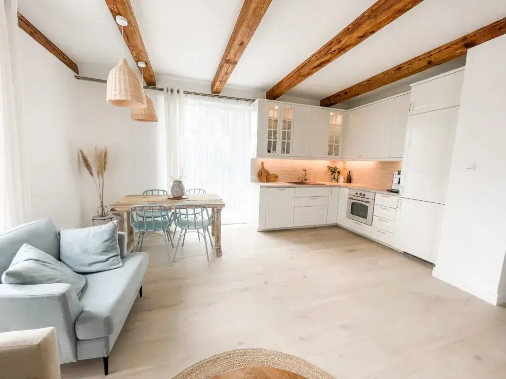 Remont starego drewnianego domu: przewodnik krok po kroku