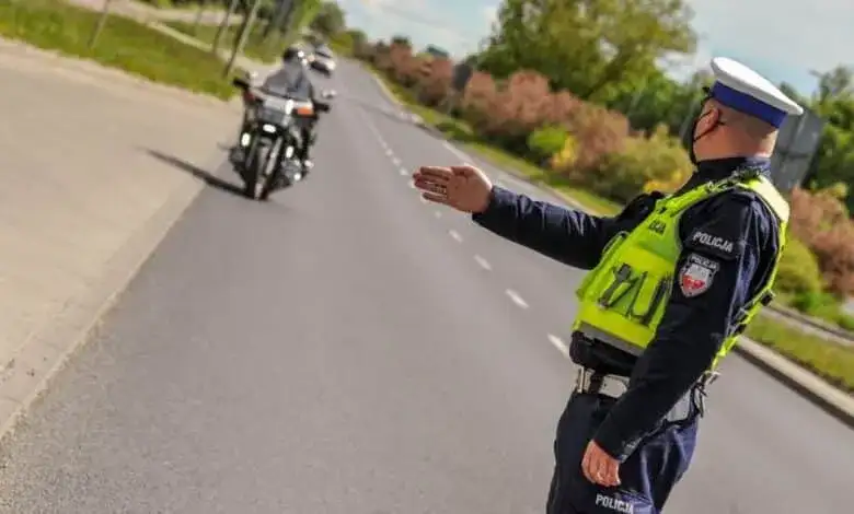Co grozi za jazdę motorowerem bez uprawnień? Sprawdź kary i konsekwencje