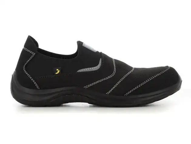 Jakie buty dla kuriera? Wybierz komfort i bezpieczeństwo na co dzień