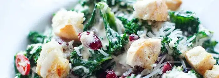 Jak zrobić sałatkę z jarmżu, która zachwyci smakiem i wyglądem