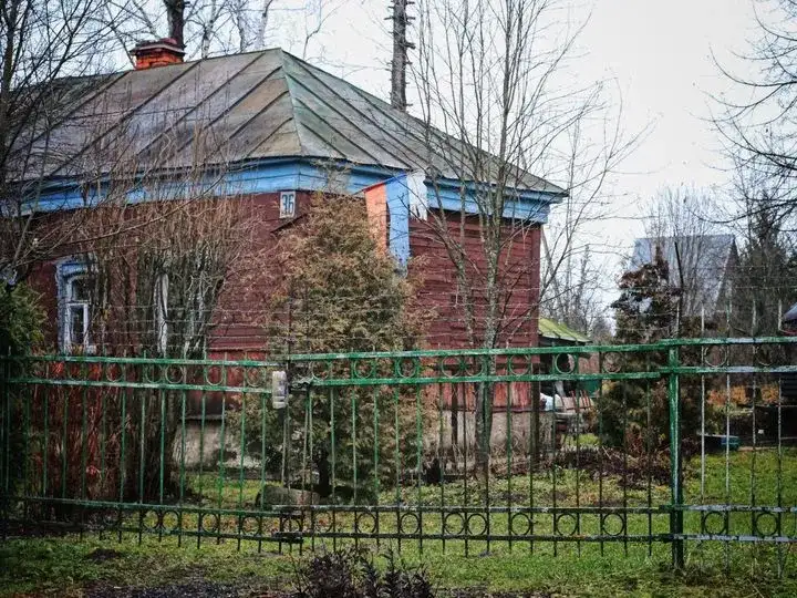 Jakie ogrzewanie do starego drewnianego domu, by uniknąć wysokich kosztów?