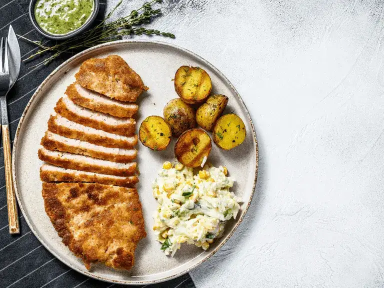 Ile kalorii ma schabowy z ziemniakami? Zaskakujące fakty o kaloriach