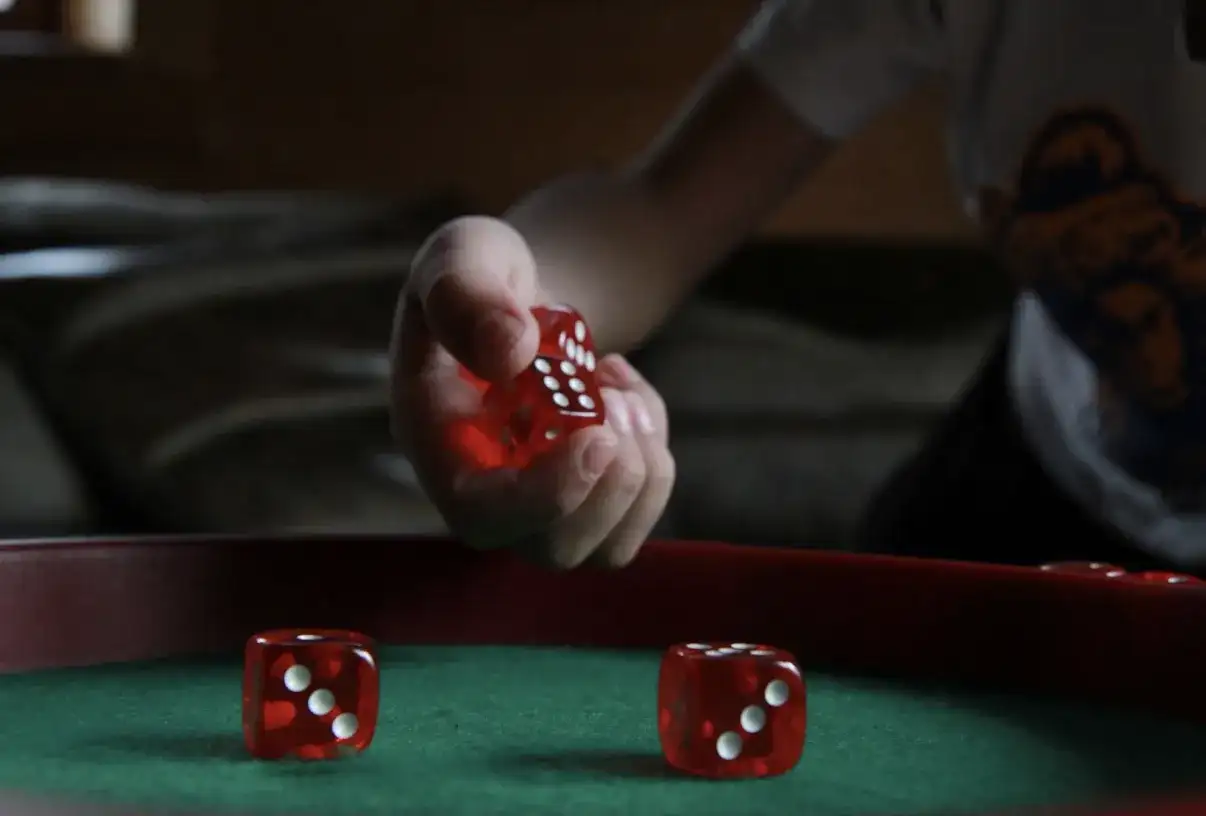 Wpływ układu salonu gier na zachowanie graczy i wzorce obstawiania