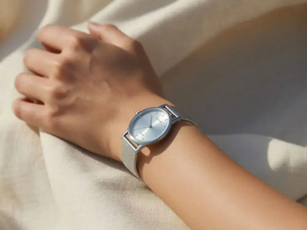 Zegarek na bransolecie: Wybierz idealny model. Przewodnik eksperta!