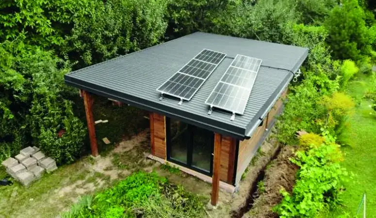  Fotowoltaika na płaskim dachu - jak zamontować panele fotowoltaiczne?