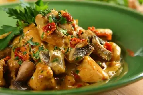 7 najlepszych dań z indyka, warzyw i suszonych pomidorów