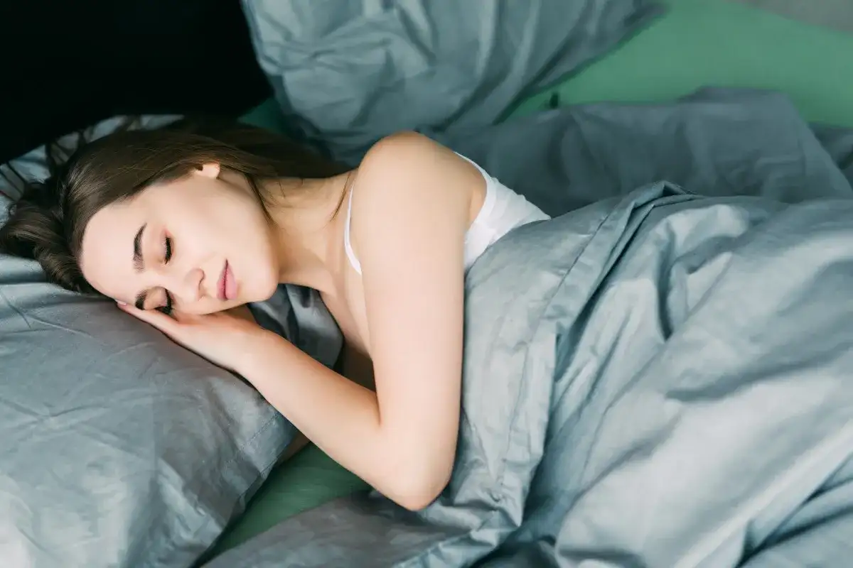 Jak zasnąć przy nerwicy: skuteczne metody na spokojny sen